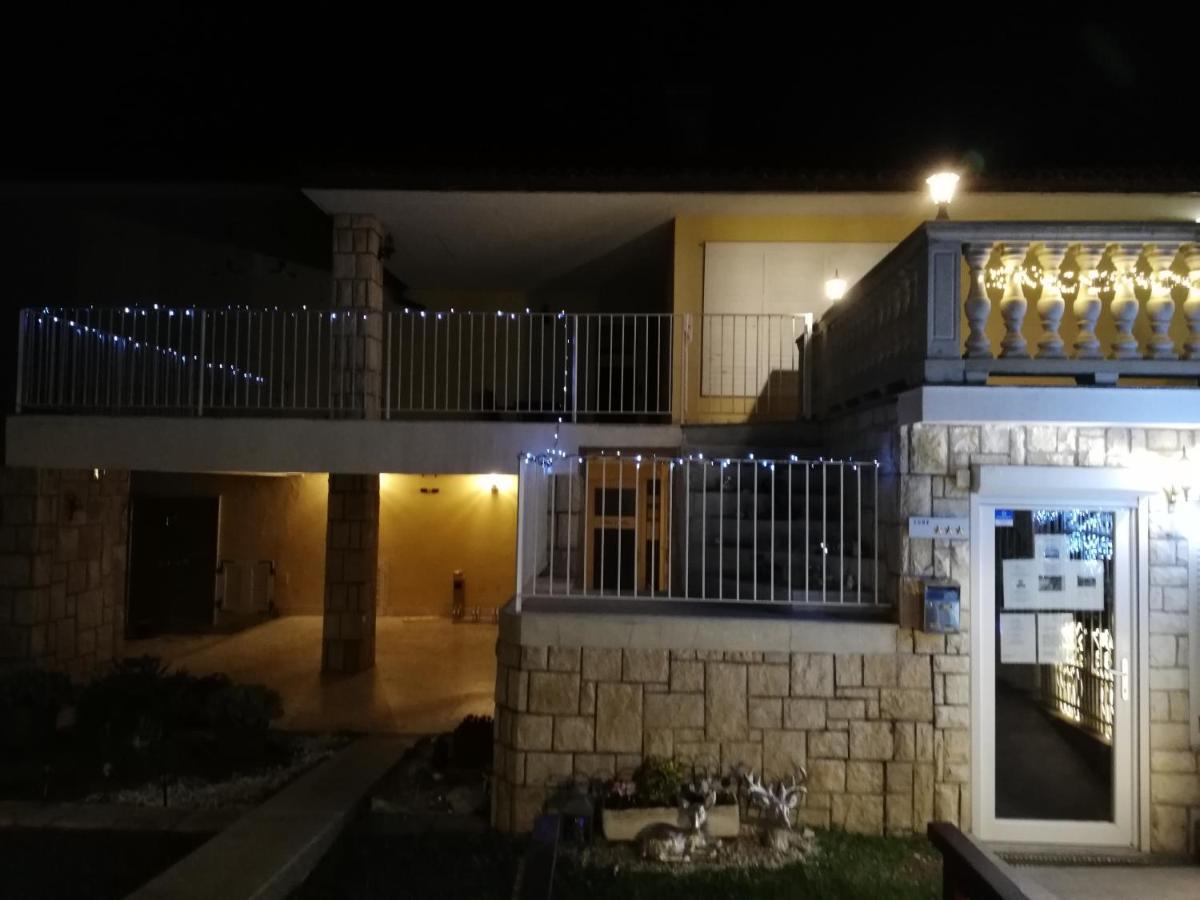 Guest House Vila Luka Порторож Экстерьер фото